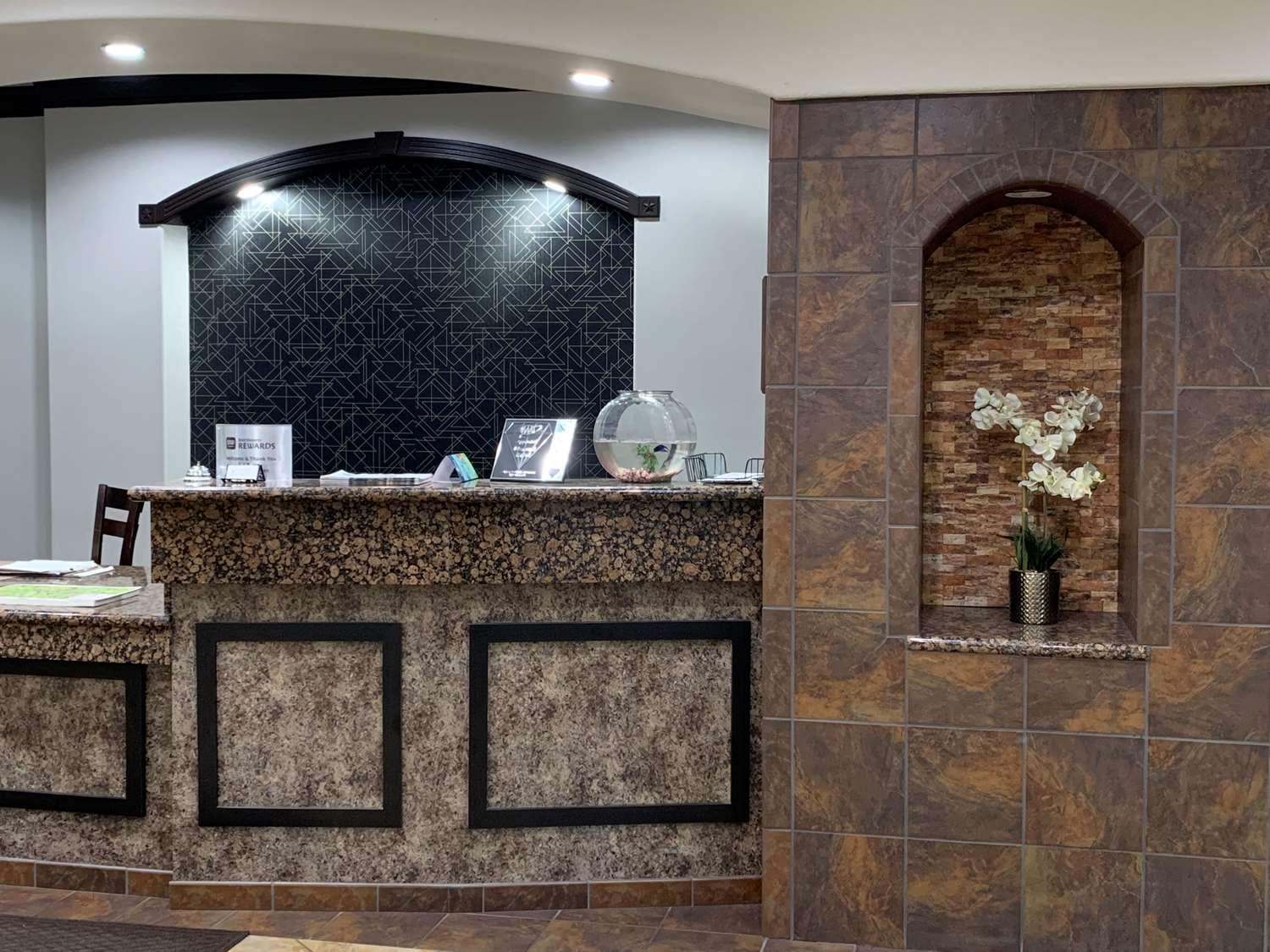 Surestay Plus Hotel By Best Western Near Seaworld San Antonio Exterior photo
