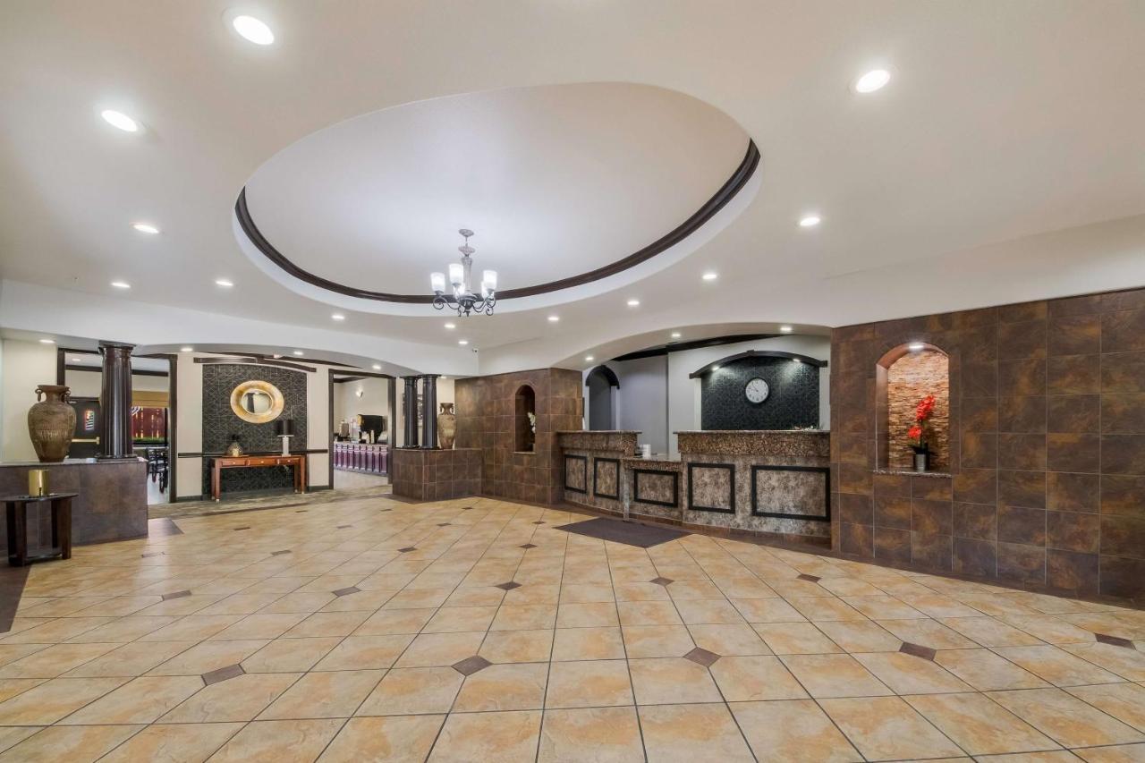 Surestay Plus Hotel By Best Western Near Seaworld San Antonio Exterior photo