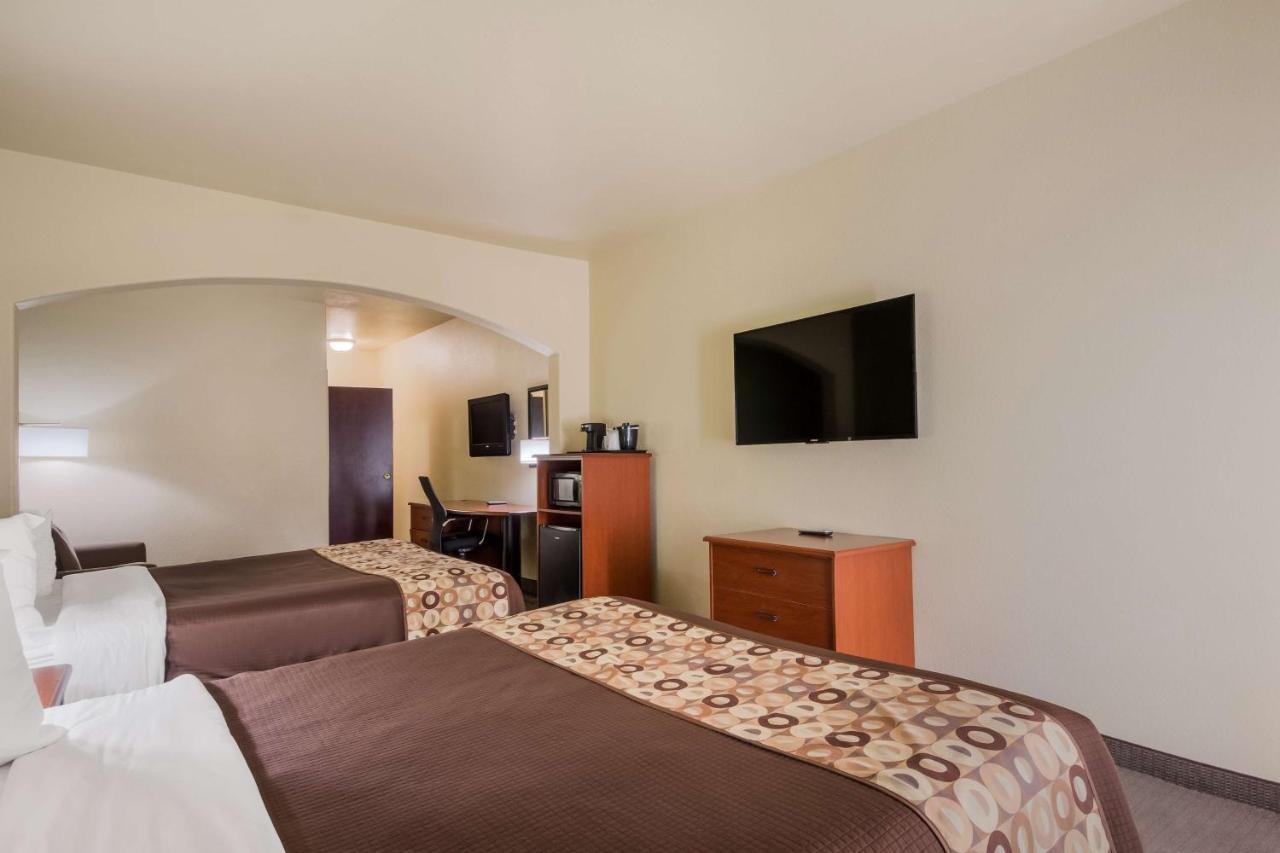 Surestay Plus Hotel By Best Western Near Seaworld San Antonio Exterior photo