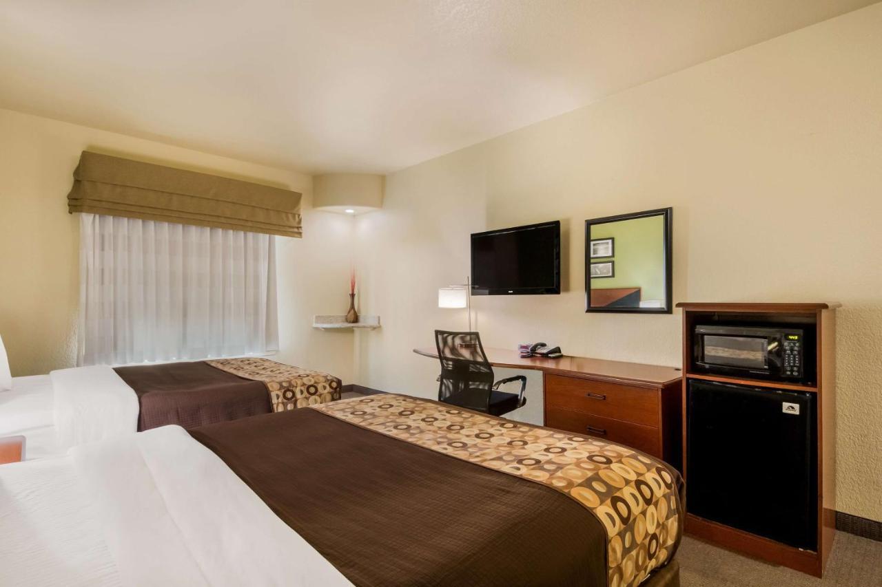 Surestay Plus Hotel By Best Western Near Seaworld San Antonio Exterior photo