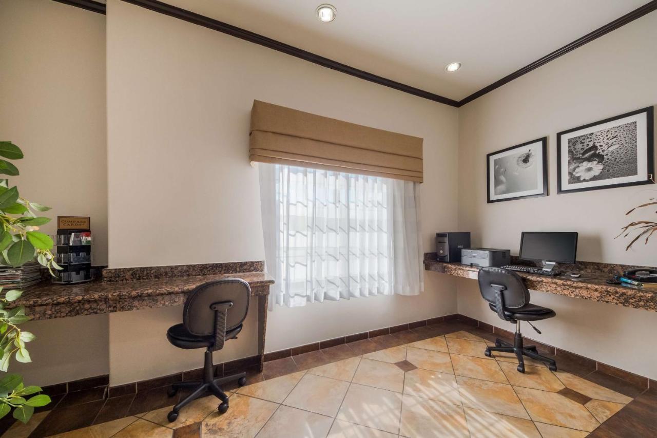 Surestay Plus Hotel By Best Western Near Seaworld San Antonio Exterior photo