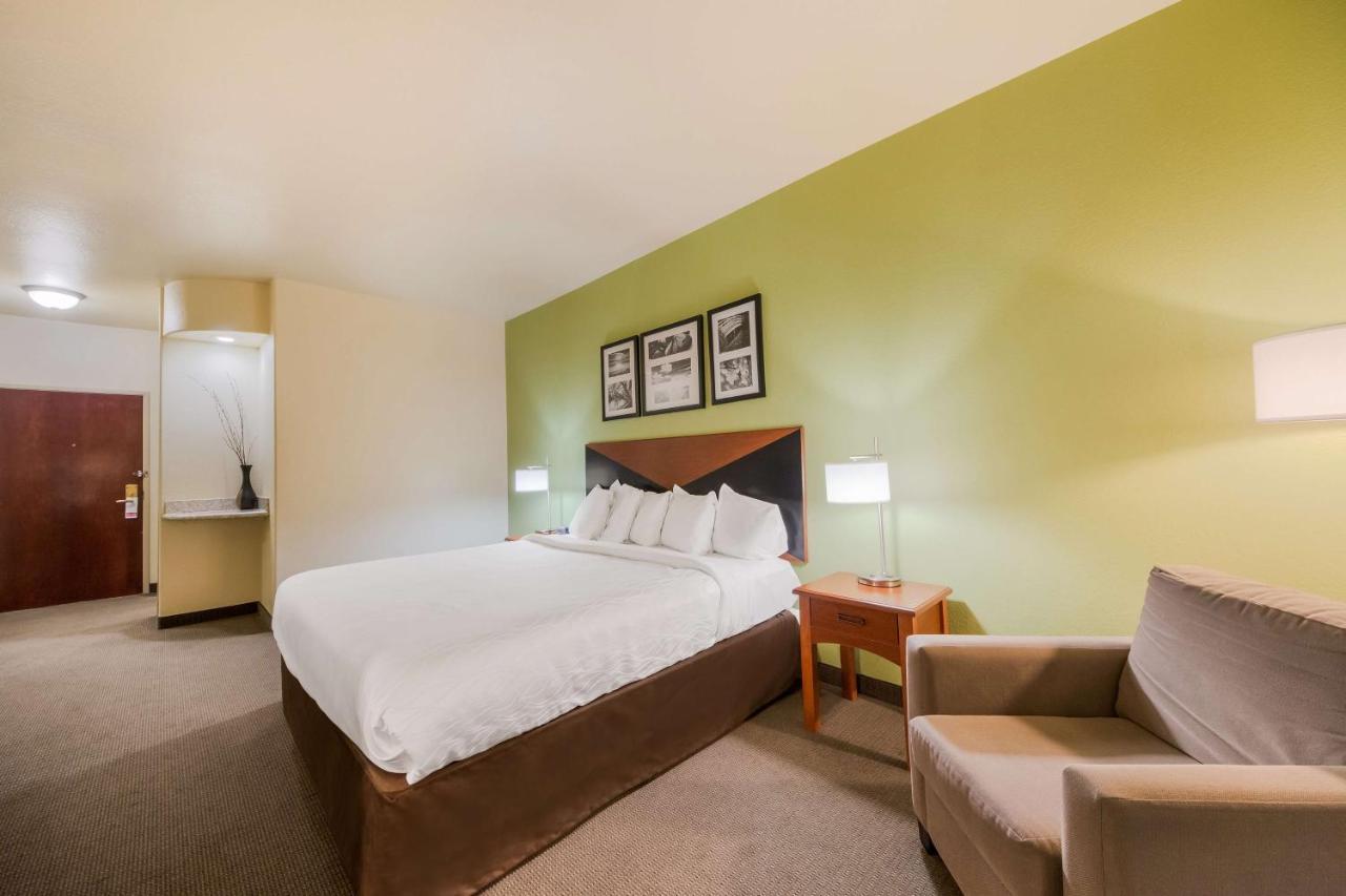Surestay Plus Hotel By Best Western Near Seaworld San Antonio Exterior photo