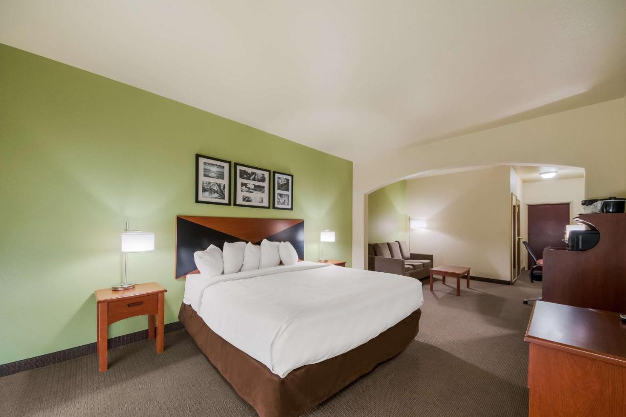 Surestay Plus Hotel By Best Western Near Seaworld San Antonio Exterior photo