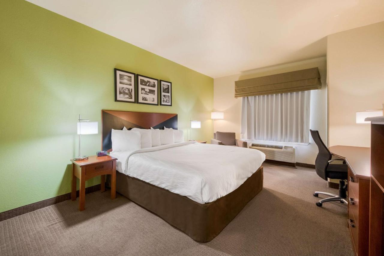 Surestay Plus Hotel By Best Western Near Seaworld San Antonio Exterior photo